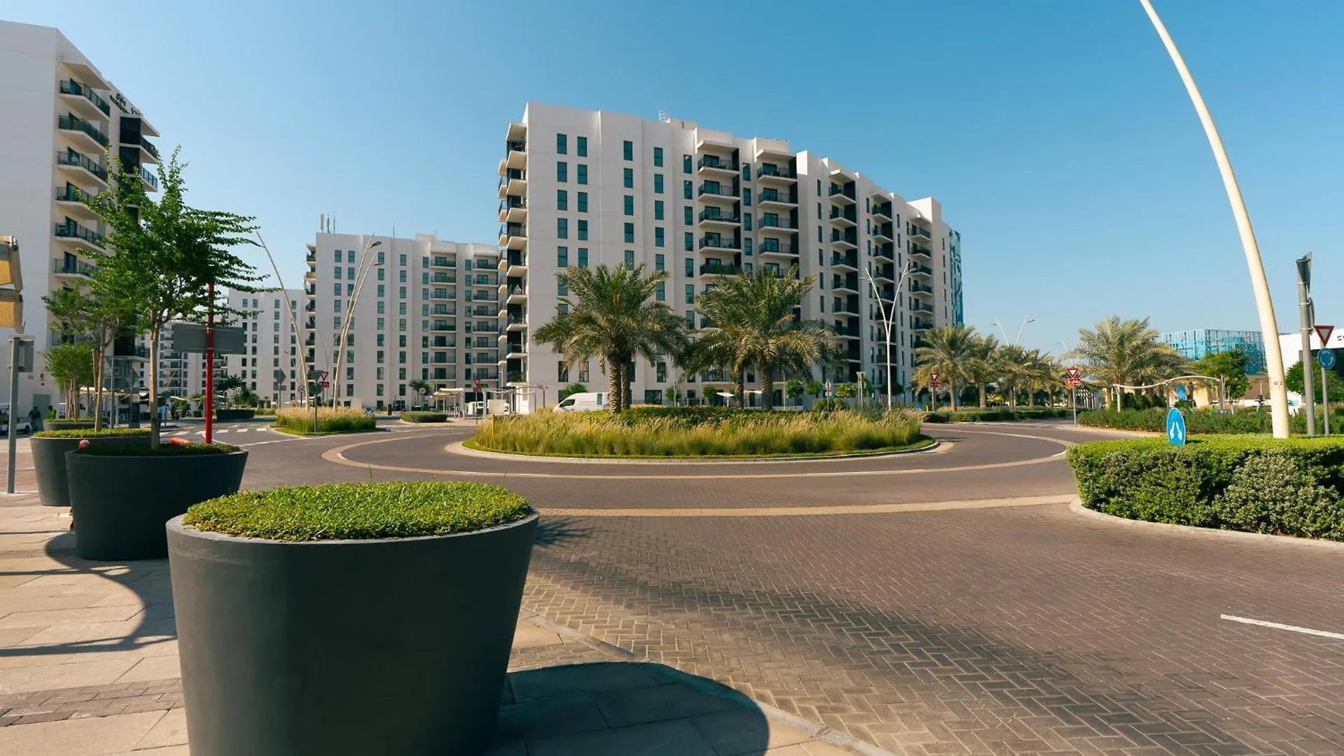Otolo Homes 2 Bedroom Apartment Including Free Yas Theme Park Tickets